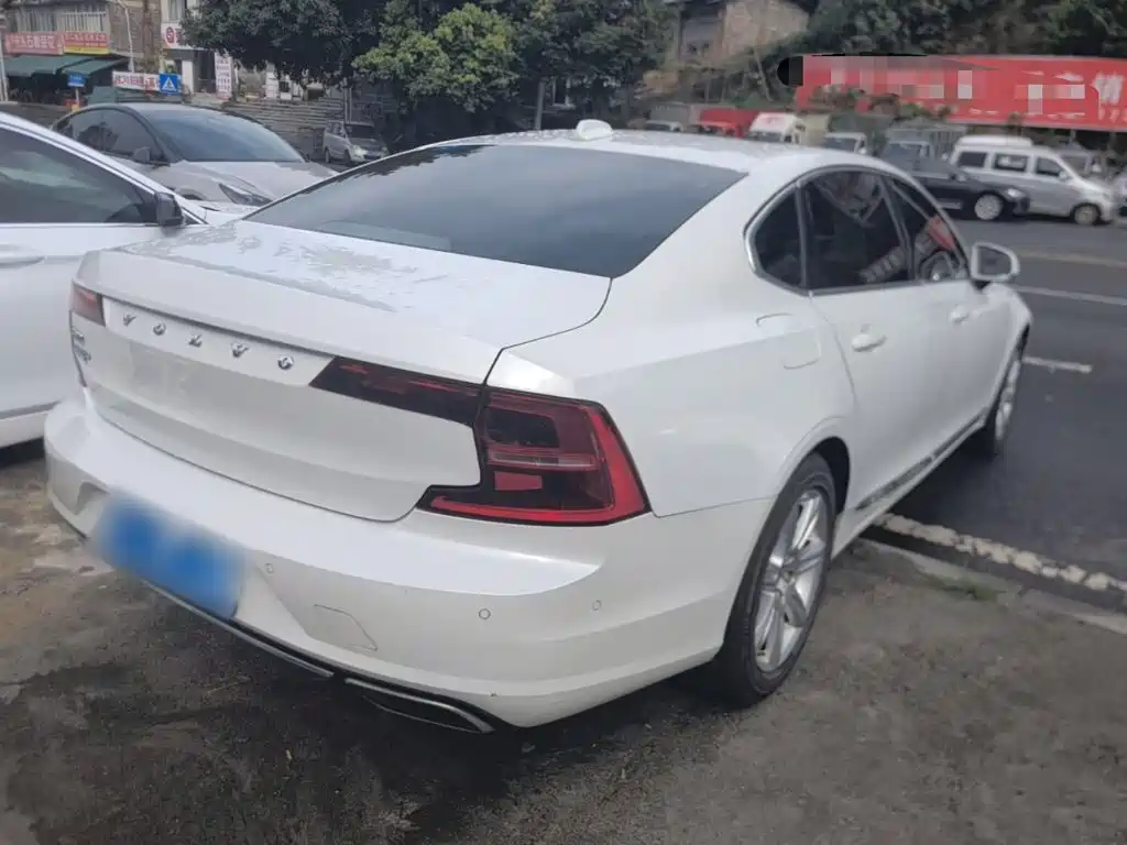 Photo 7 - Volvo S90
