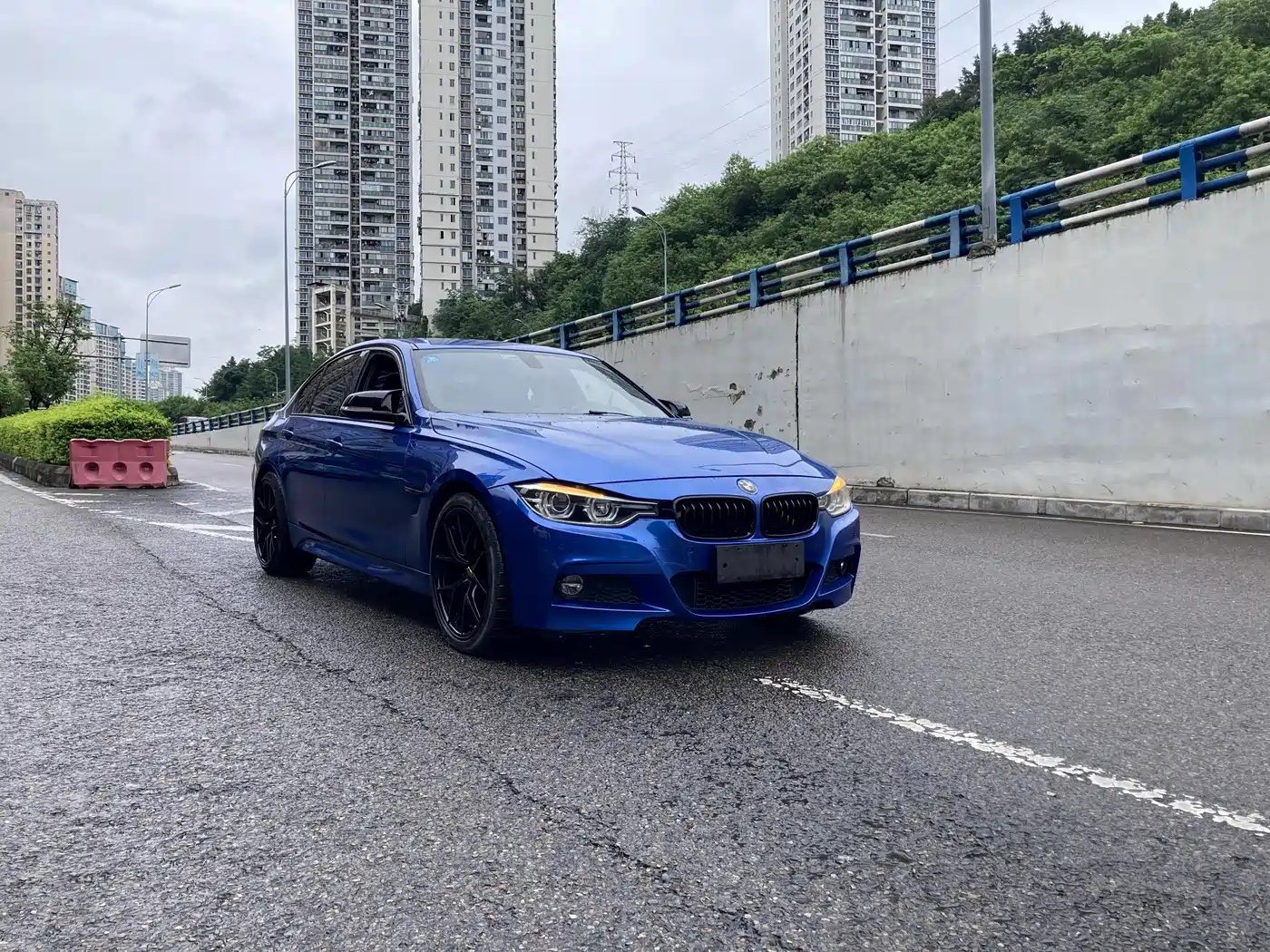 BMW 3 Series 2017 320i M Sport фото 3