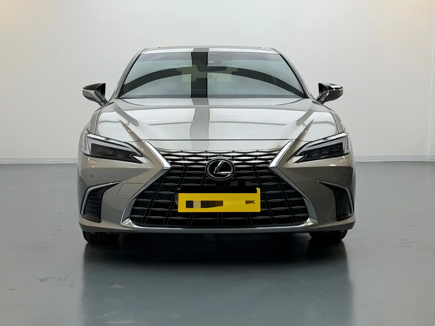 Lexus ES 2025 200 Ultimate Edition фото 2