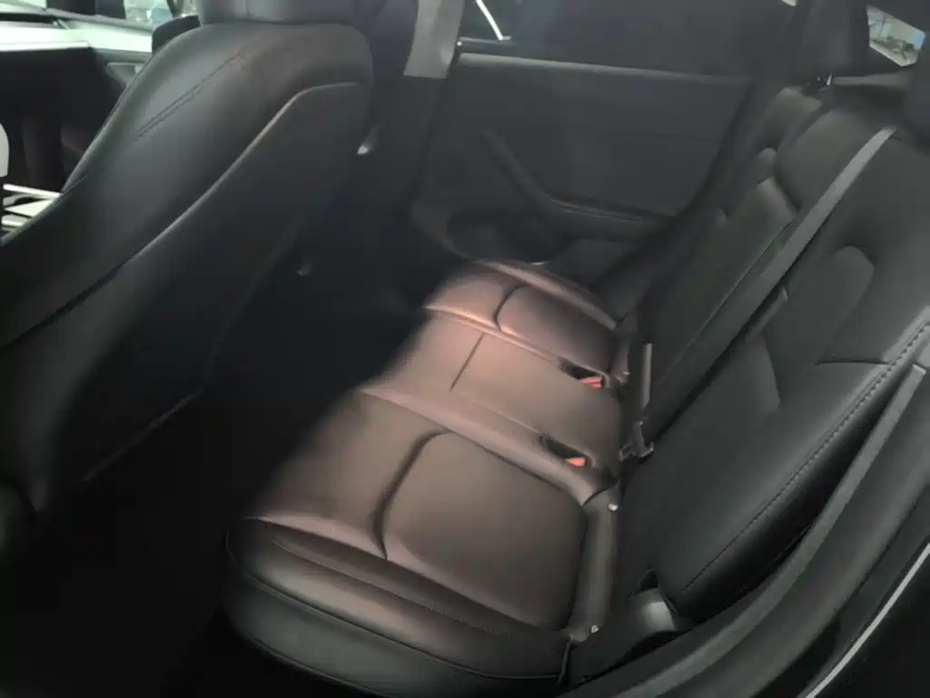 Фото 17 - Tesla Model Y