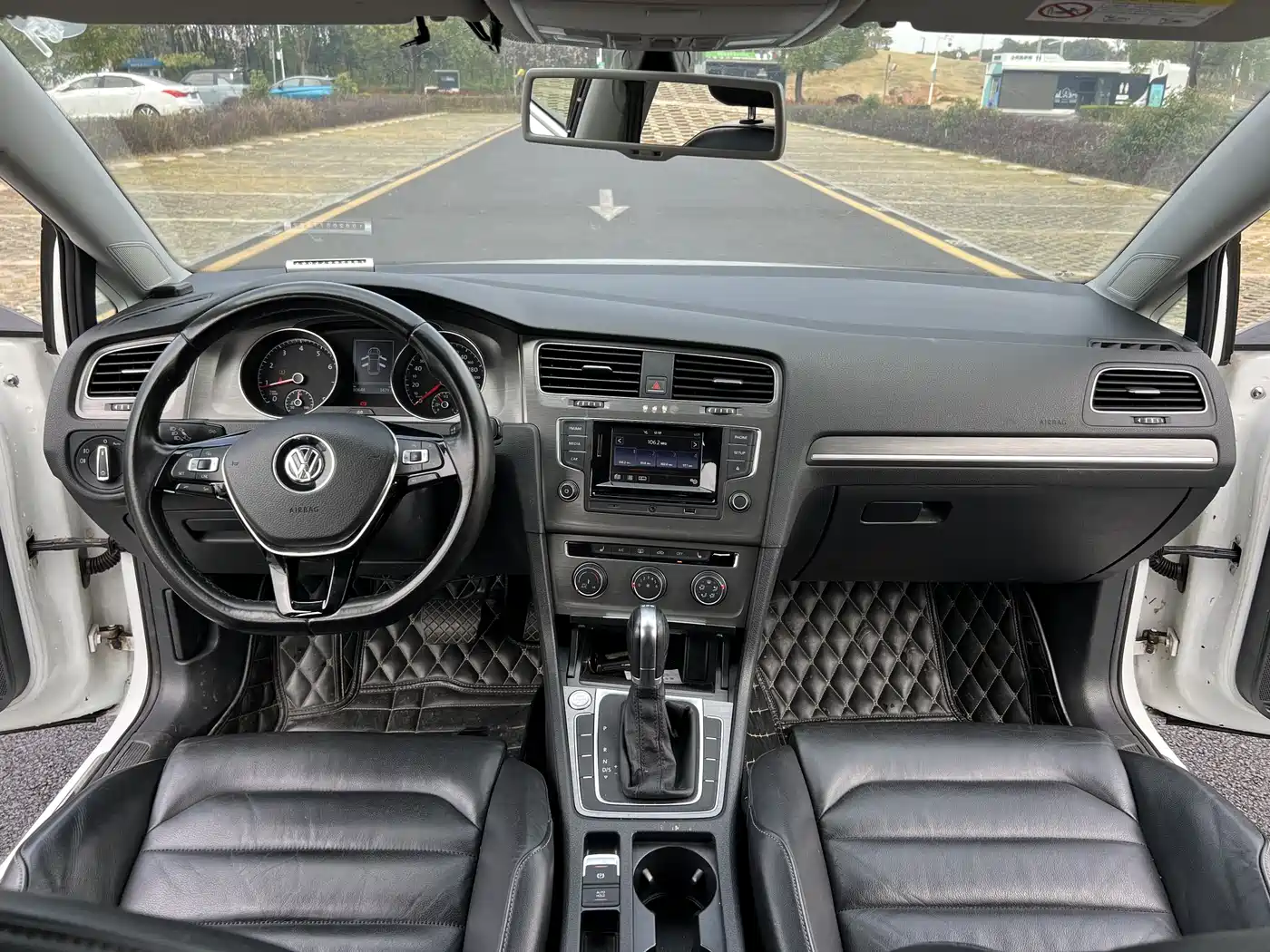 Volkswagen Golf 2016 230TSI Automatic Luxury фото 13