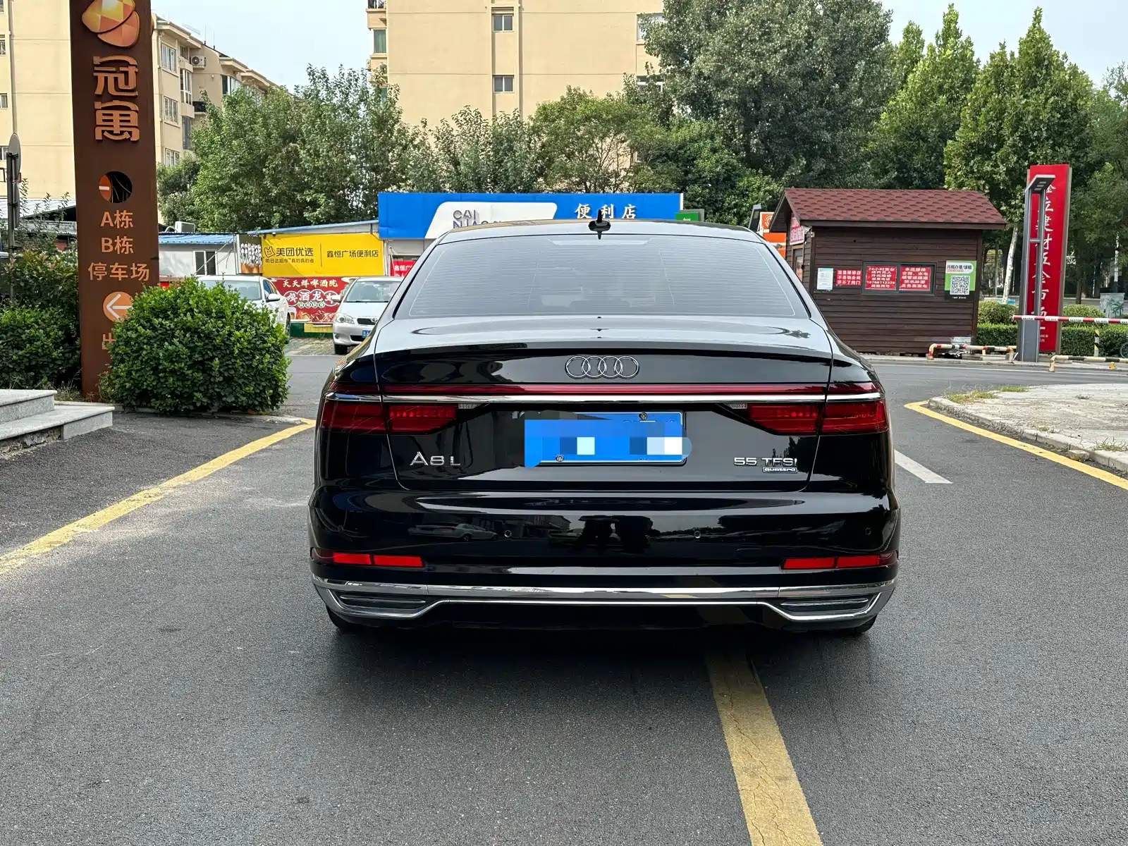 Фото 5 - Audi A8
