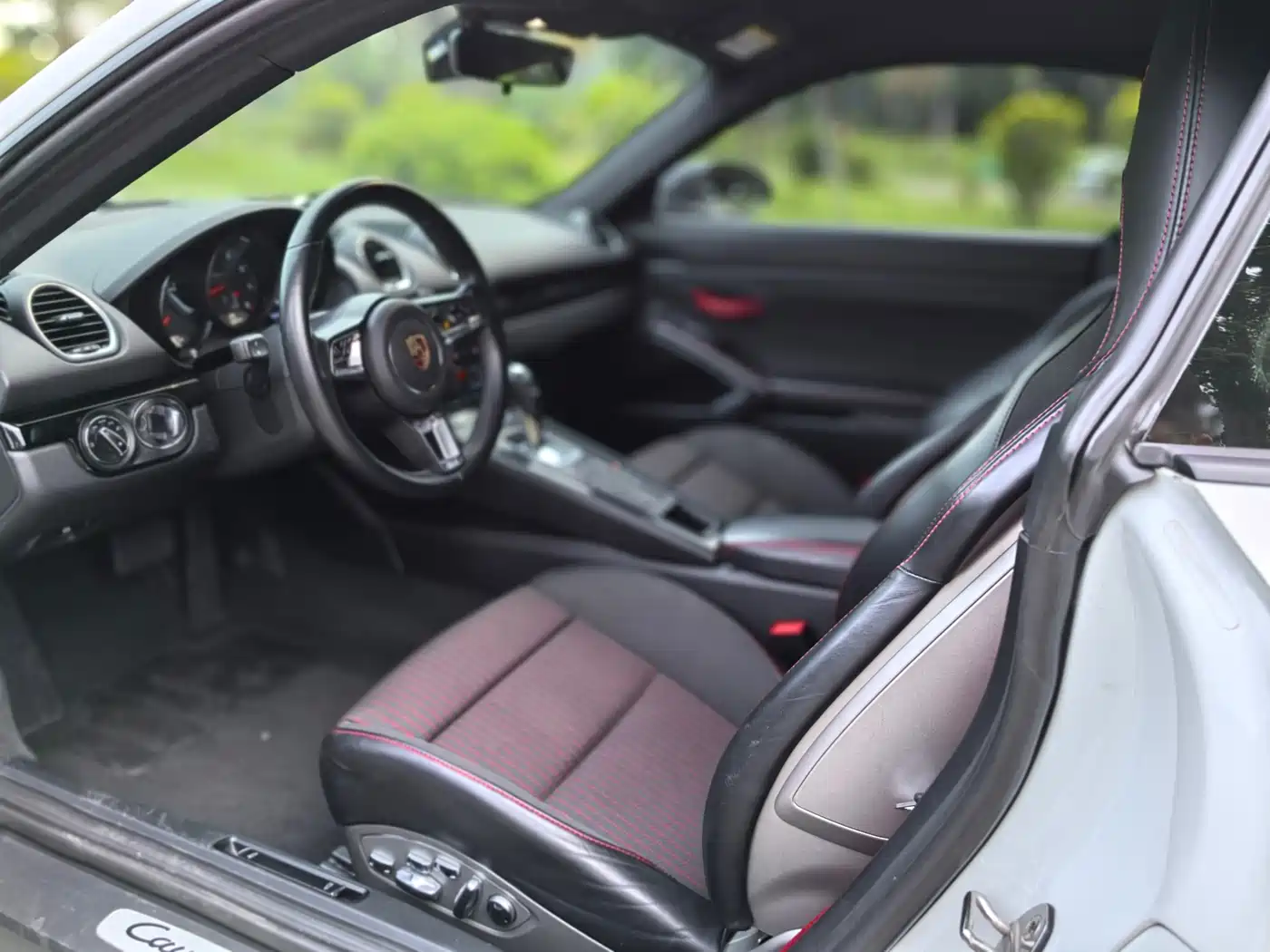 Porsche 718 2019 Cayman T 2.0T фото 8
