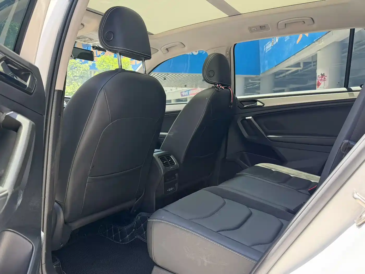 Volkswagen Tiguan L 2019 Facelift 330TSI Auto 2WD Panorama Comfort China VI фото 9
