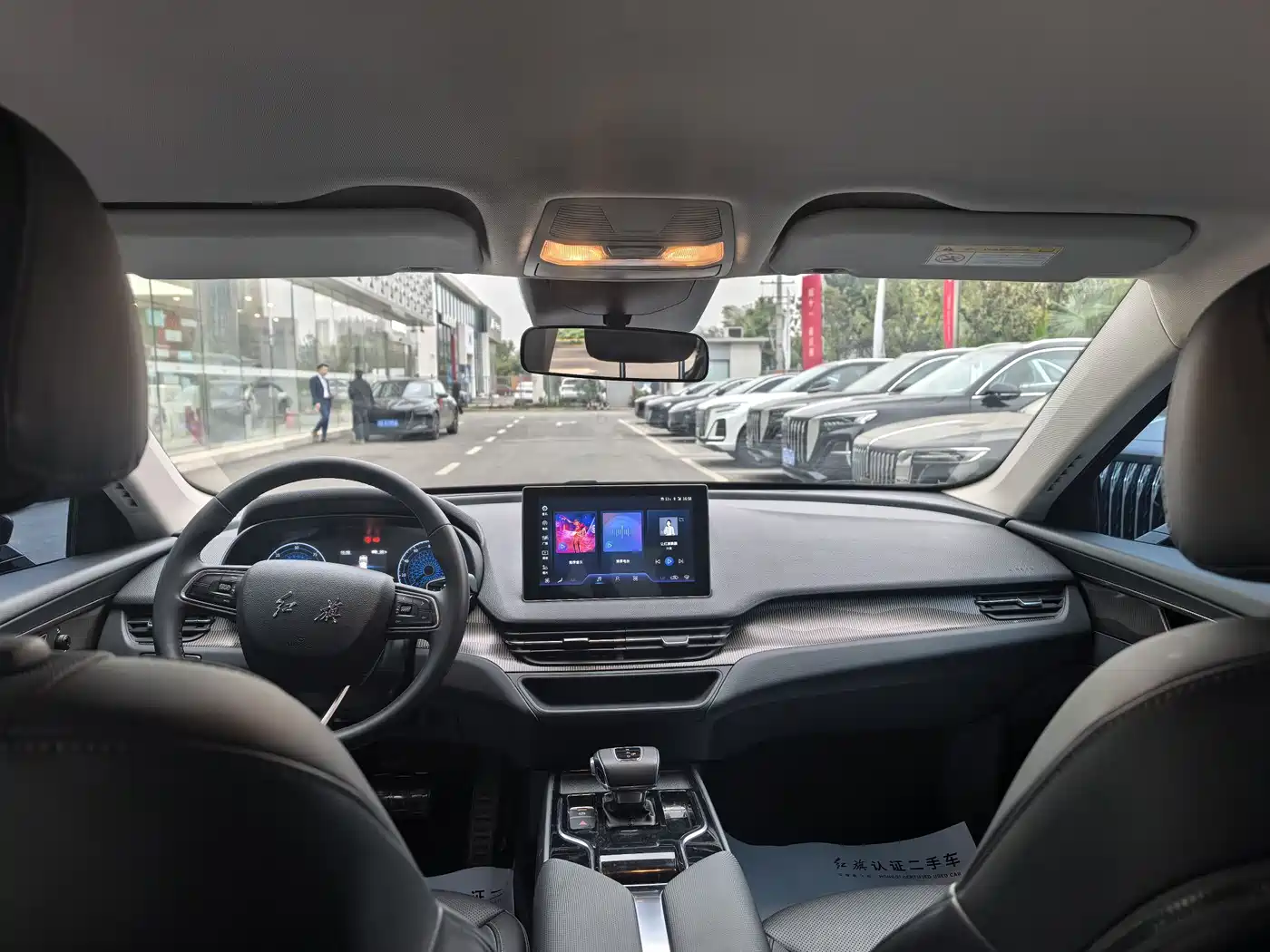 Hongqi E-QM5 2023 Facelift Basic Travel Edition фото 11