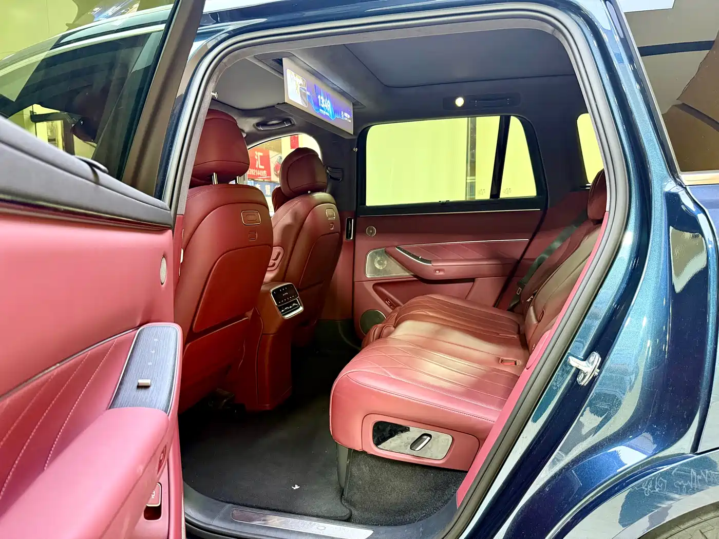 AITO Wenjie AITO M8 2025 Model Extended Range Ultra Edition 53.4kWh 5-Seater фото 6