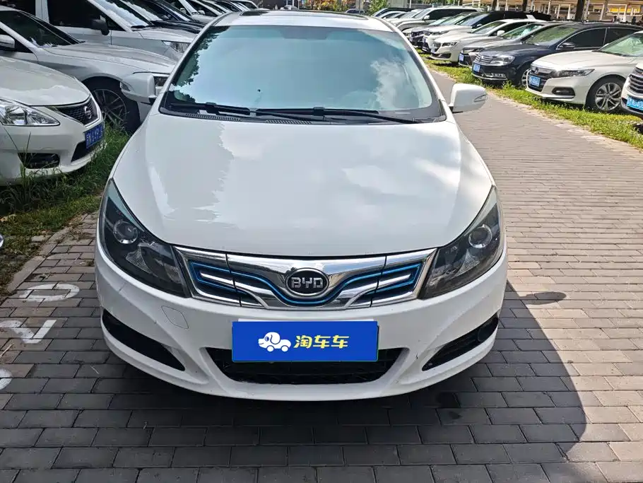 BYD E5