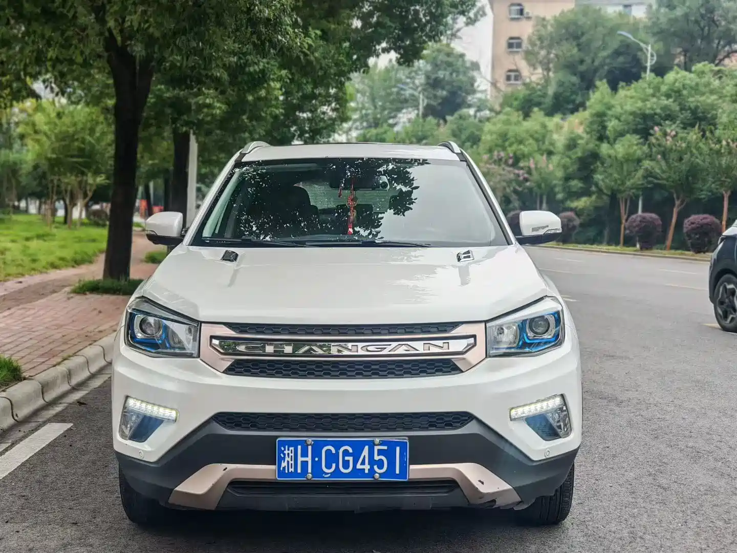 Фото 2 - Changan CS75