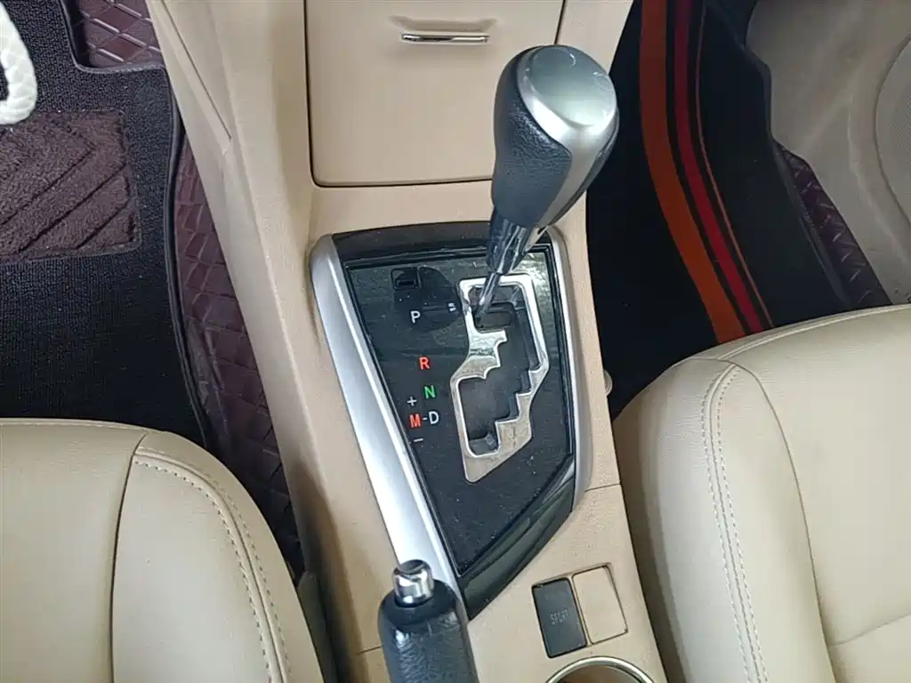 Toyota Corolla 2014 1.6L CVT GL-i фото 14