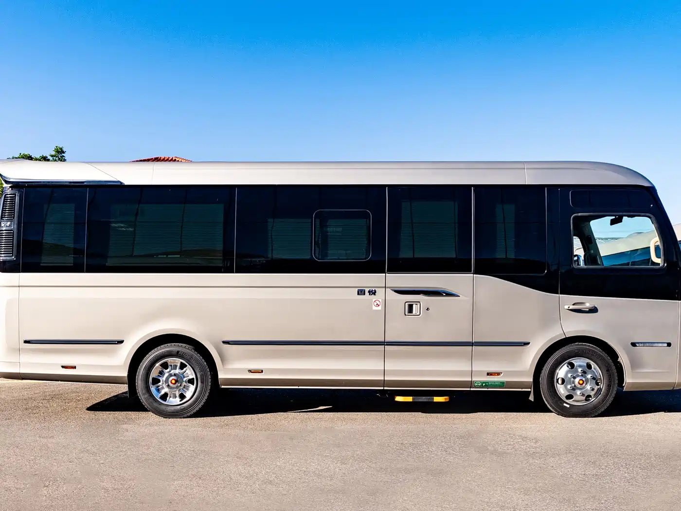 Hongqi Guoyue 2024 3.0T Flagship Edition 17-seater фото 4