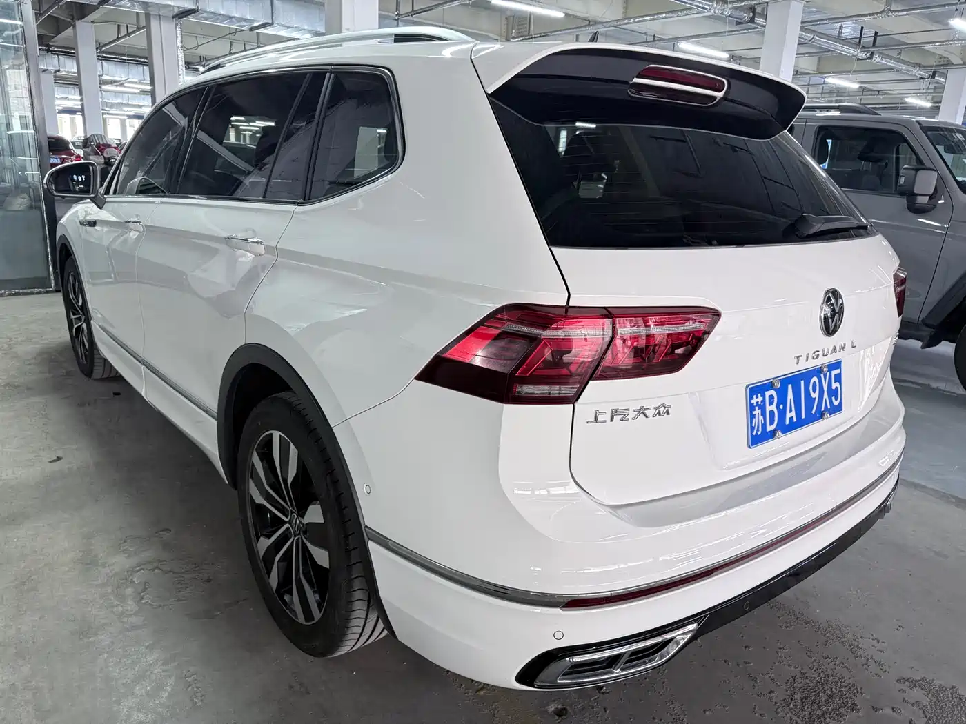 Volkswagen Tiguan L 2022 330TSI Auto 2WD R-Line Premium Edition фото 17