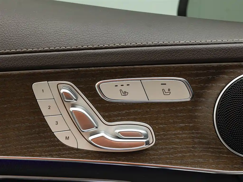 Mercedes-Benz GLC 2022 Facelift GLC 300 L 4MATIC Dynamic Collector's Edition фото 19