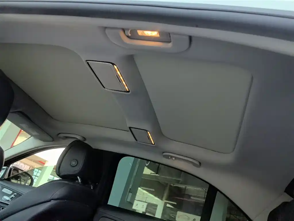 Mercedes-Benz C-Class 2015 Facelift C 200 L Sport фото 18