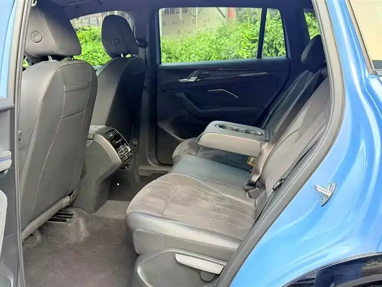 Volkswagen Tiguan L 2024 PRO 380TSI 4WD R-Line Premium Edition фото 5