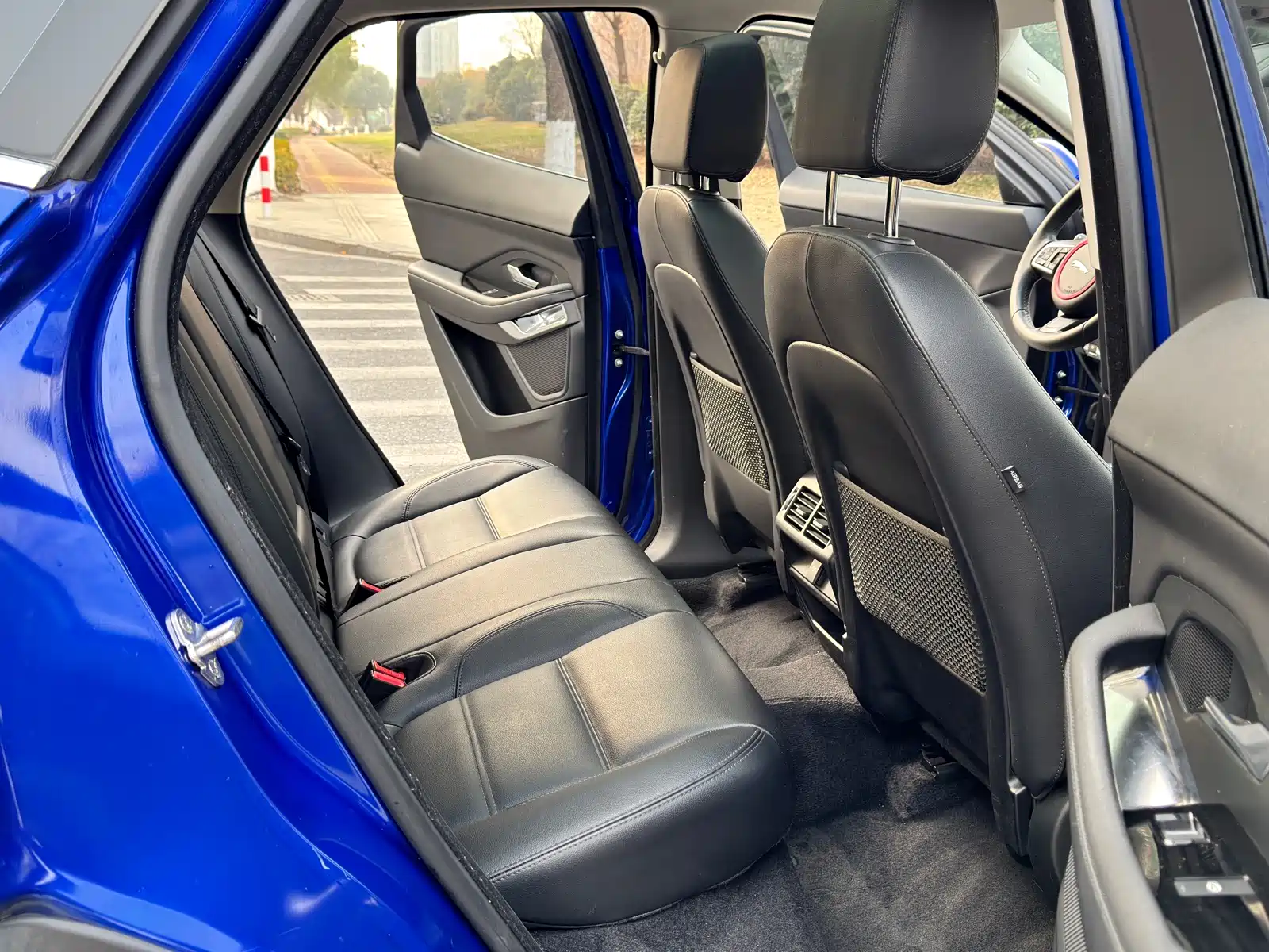 Фото 11 - Jaguar E-PACE