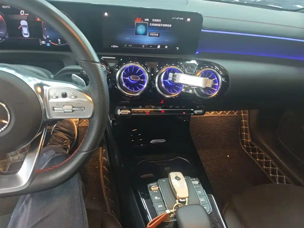 Mercedes-Benz CLA (Import) 2023 CLA 200 фото 13