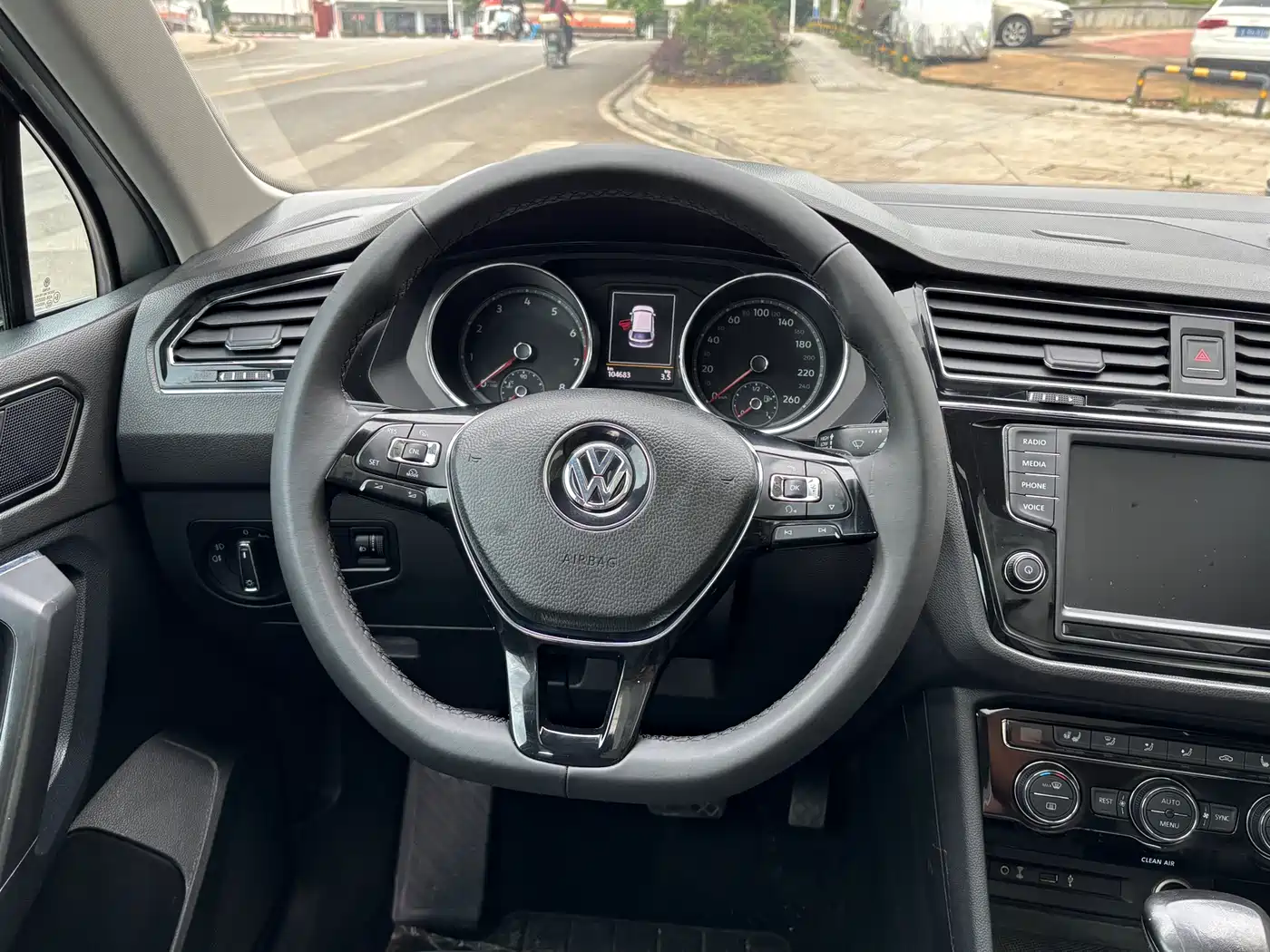 Volkswagen Tiguan L 2018 330TSI Automatic 2WD Luxury Edition фото 11