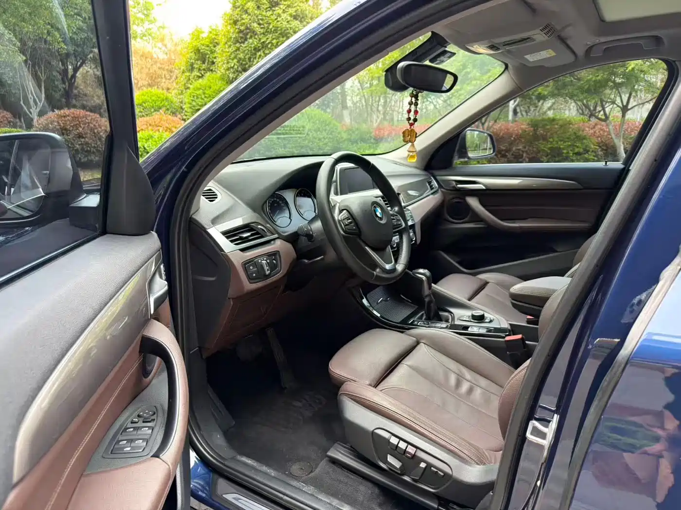 BMW X1 2018 sDrive18Li Premium Model фото 4