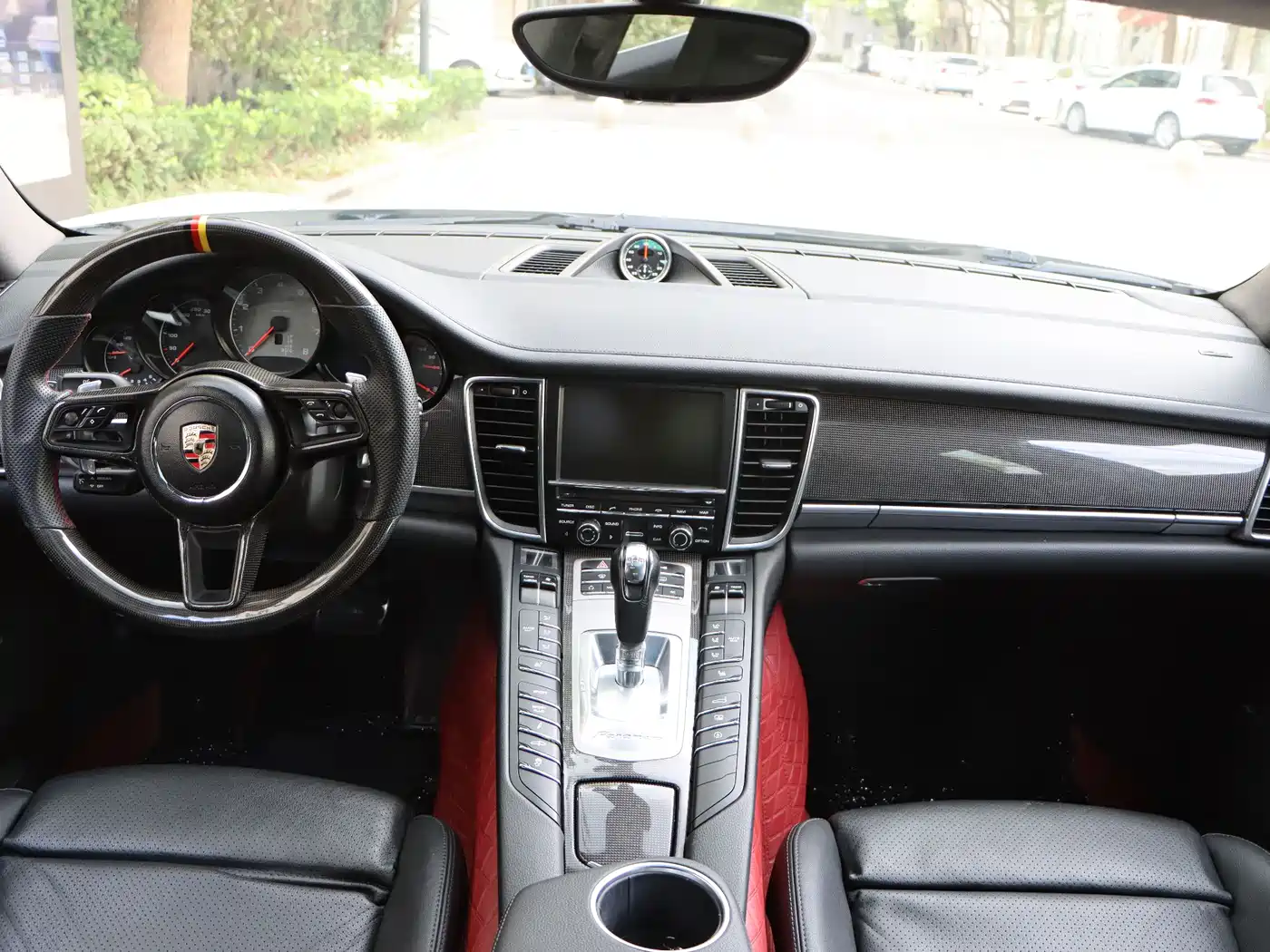 Porsche Panamera 2010 Model Panamera S 4.8L фото 17