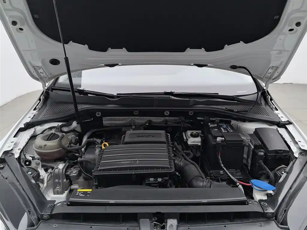 Volkswagen Golf 2016 1.6L Automatic Comfort фото 6