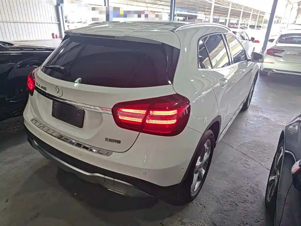 Mercedes-Benz GLA 2018 GLA 200 Dynamic фото 7