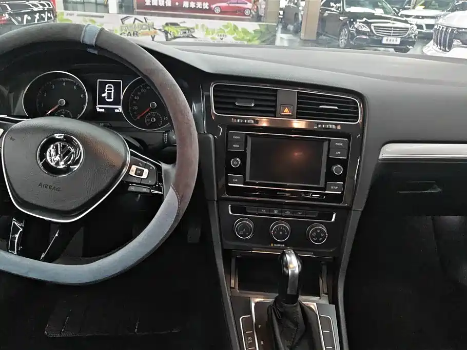 Volkswagen Golf 2018 230TSI Automatic Comfort фото 13