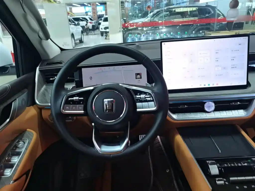 Tank 500 EV 2026 Hi4-T Smart Edition фото 11