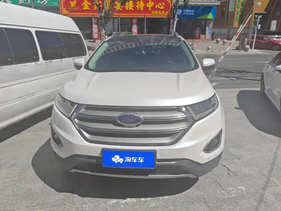 Photo 2 - Ford Edge