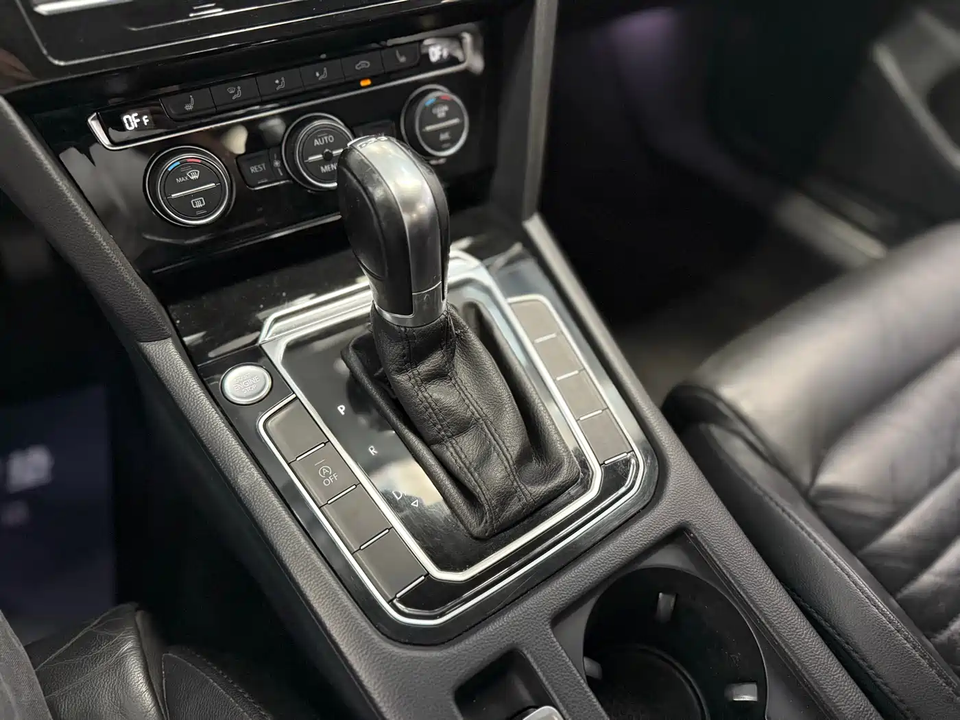 Volkswagen Magotan 2018 Facelift 330TSI DSG Luxury фото 10