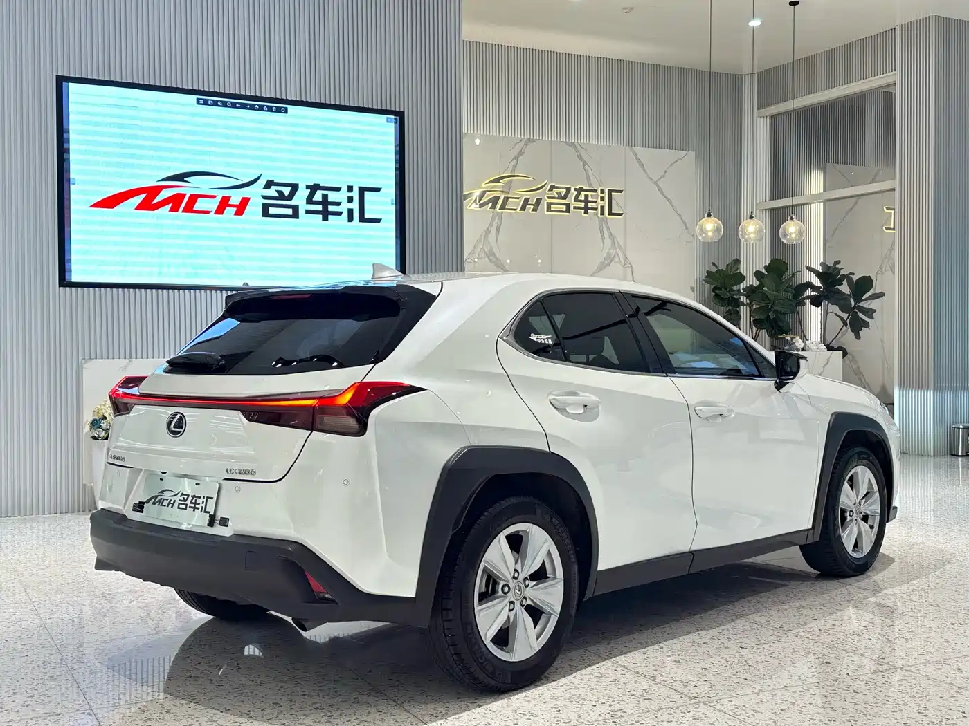 Lexus UX 2020 200 Special Edition фото 3