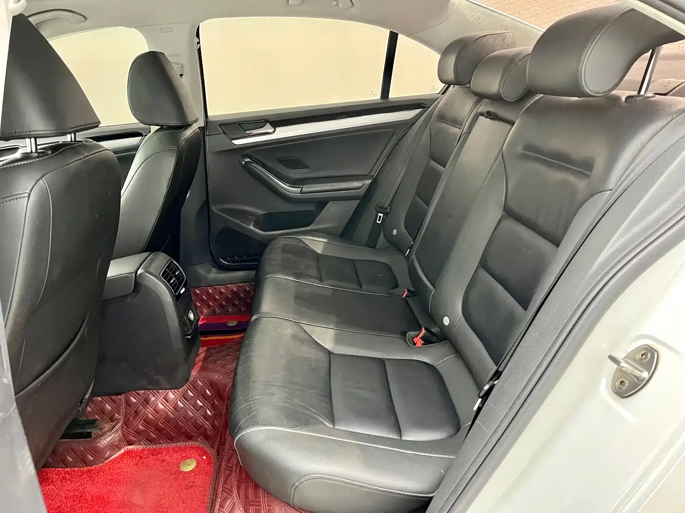 Volkswagen Sagitar 2018 1.6L Automatic Comfort фото 12