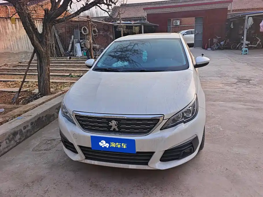 Peugeot 308 2018 1.6L Auto Luxury Edition фото 2