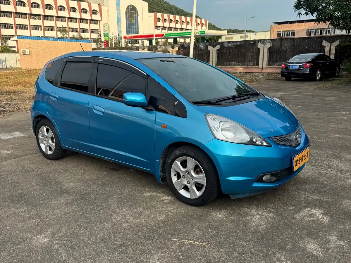 Photo 3 - Honda Fit