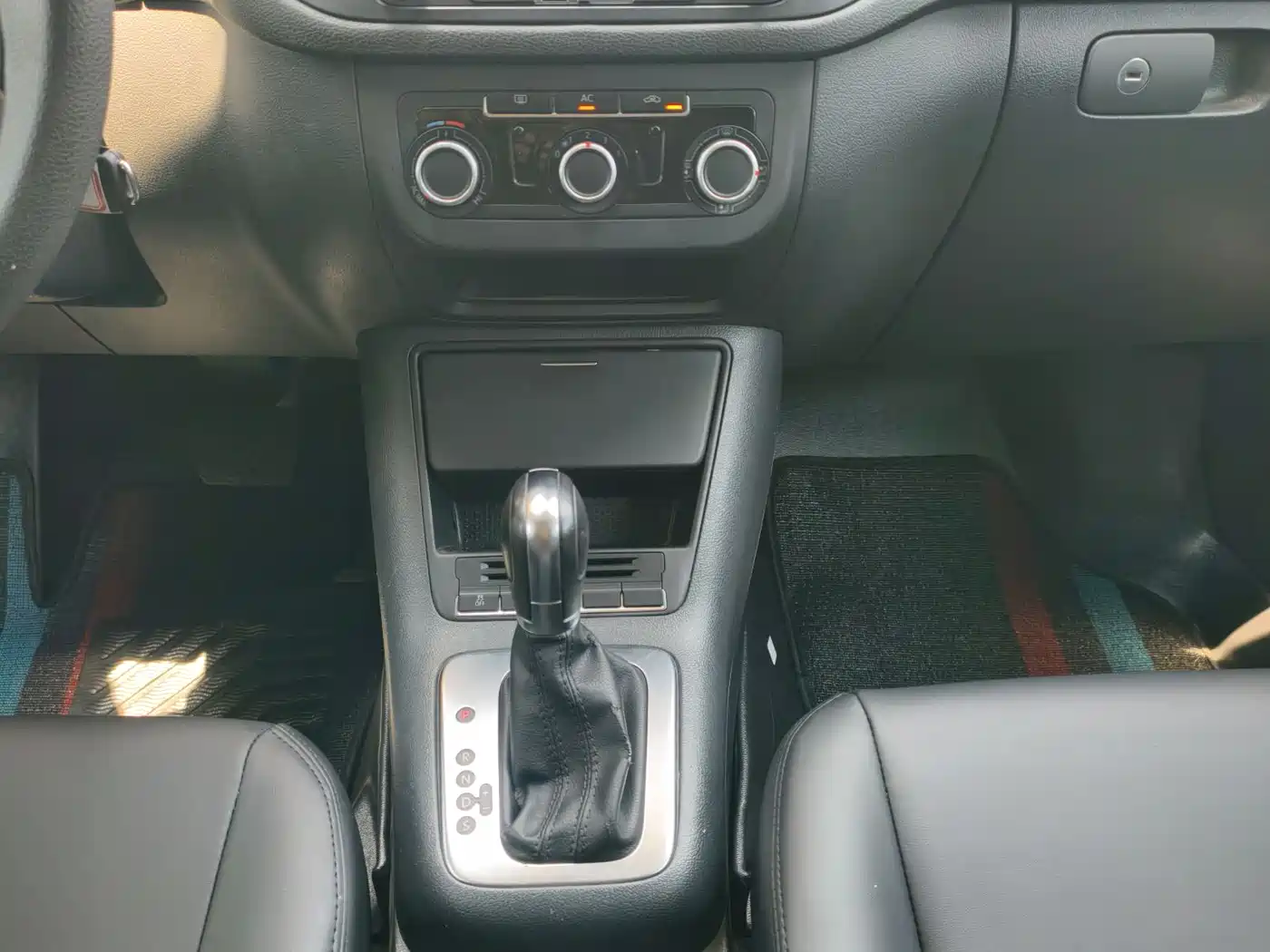 Volkswagen Tiguan 2012 1.8TSI Automatic 2WD Trend Edition фото 7
