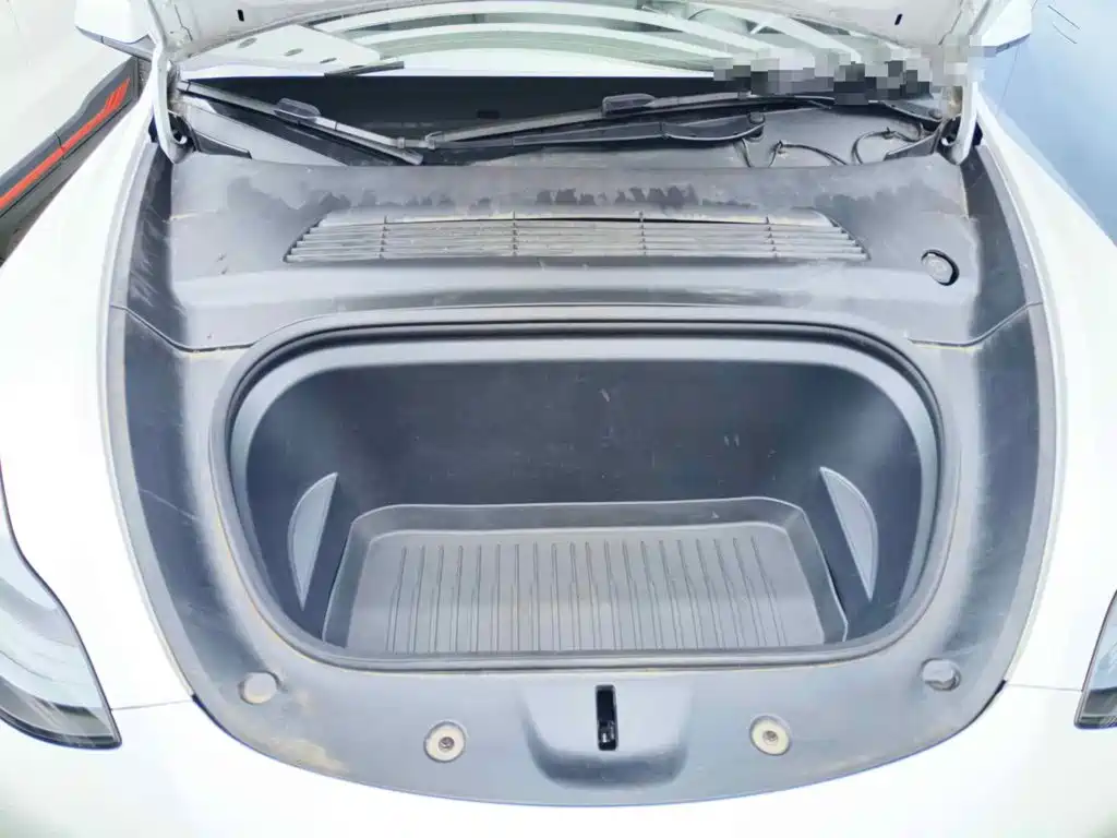 Фото 3 - Tesla Model Y