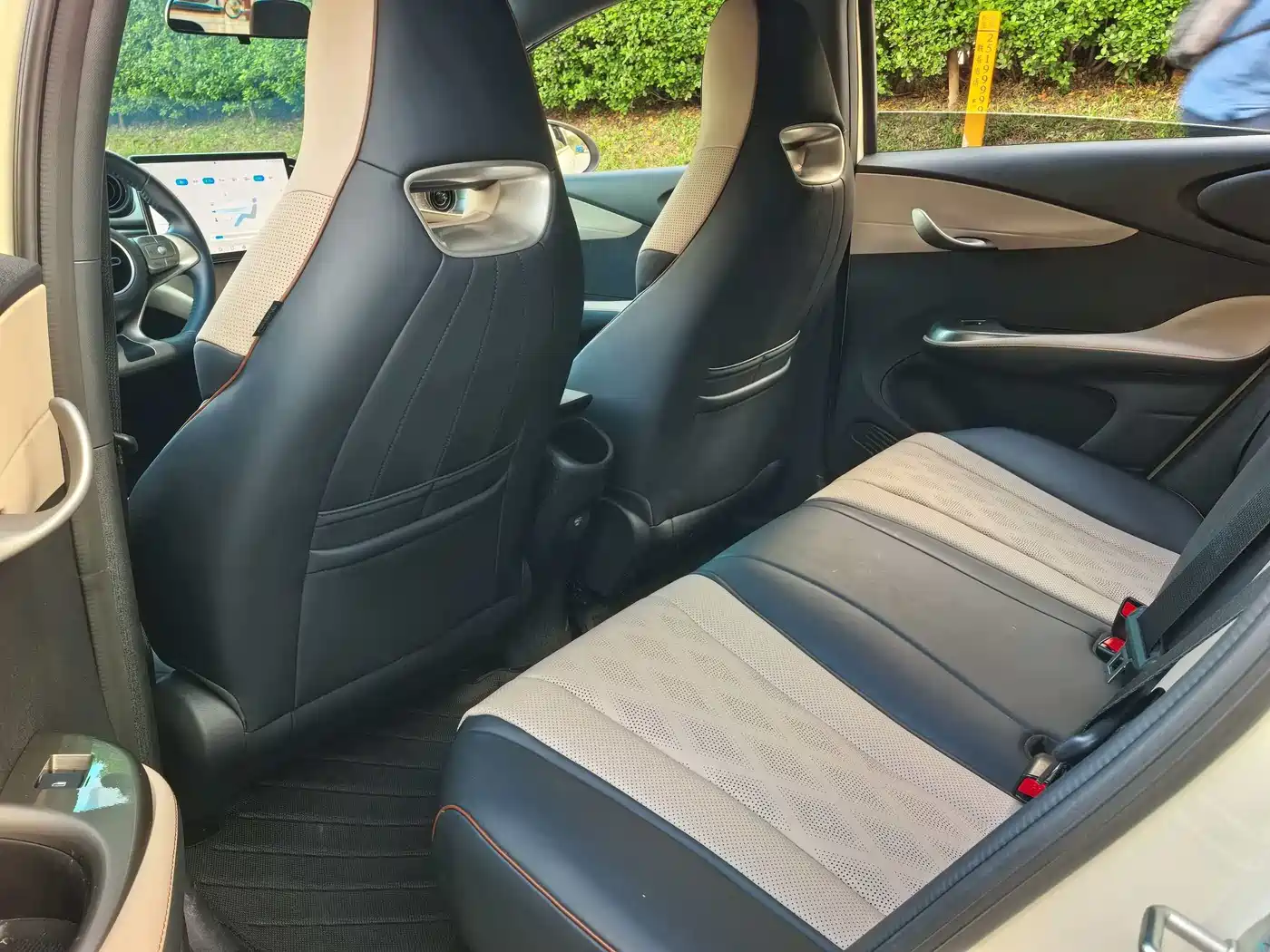 BYD Dolphin 2024 Glory Edition 420km Freedom Edition фото 8