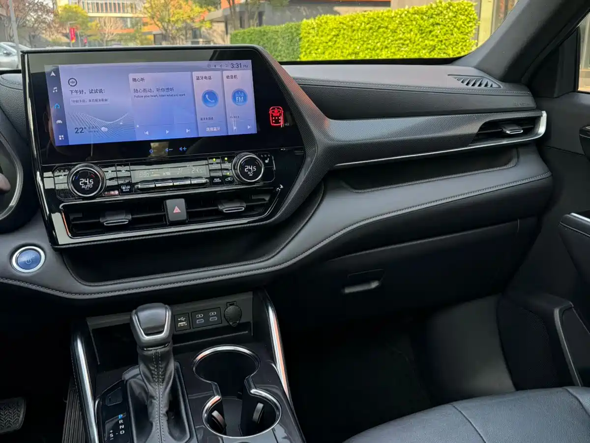 Toyota Crown Kluger 2021 2.5L HEV 4WD Premium фото 9