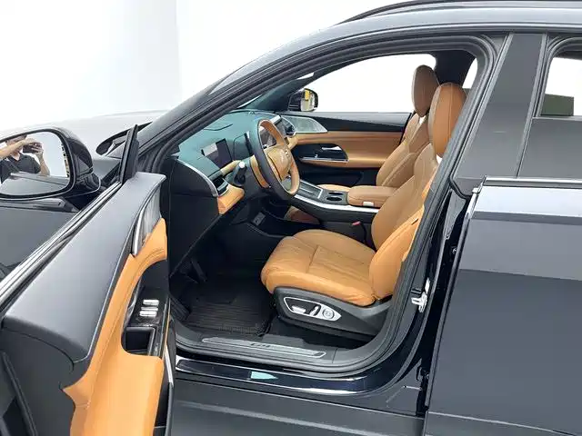 XPeng G9 2025 680 Ultra Long Range AWD Max фото 12