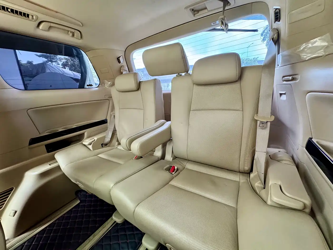 Toyota Alphard фото 10