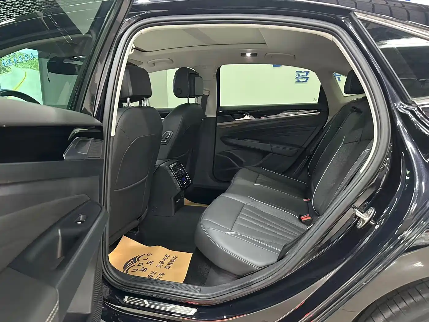 Volkswagen Passat 2024 380TSI Elite Edition фото 6