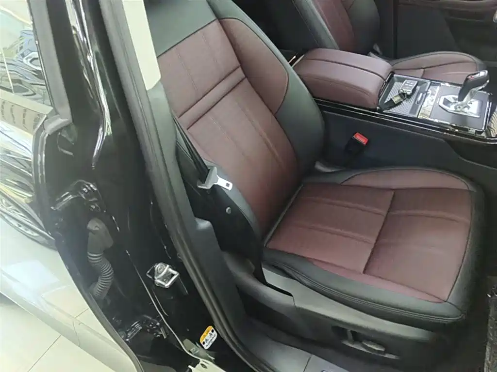 Land Rover Range Rover Evoque 2021 Range Rover Evoque L 249PS R-Dynamic First Edition Launch Edition фото 25