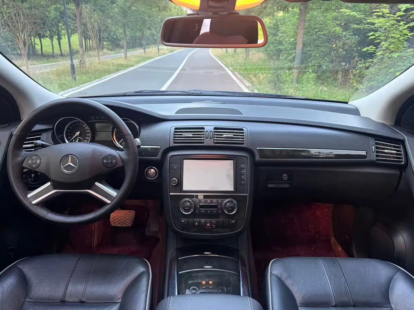 Mercedes-Benz R-Class 2017 R 320 4MATIC Business Collector's Edition фото 5