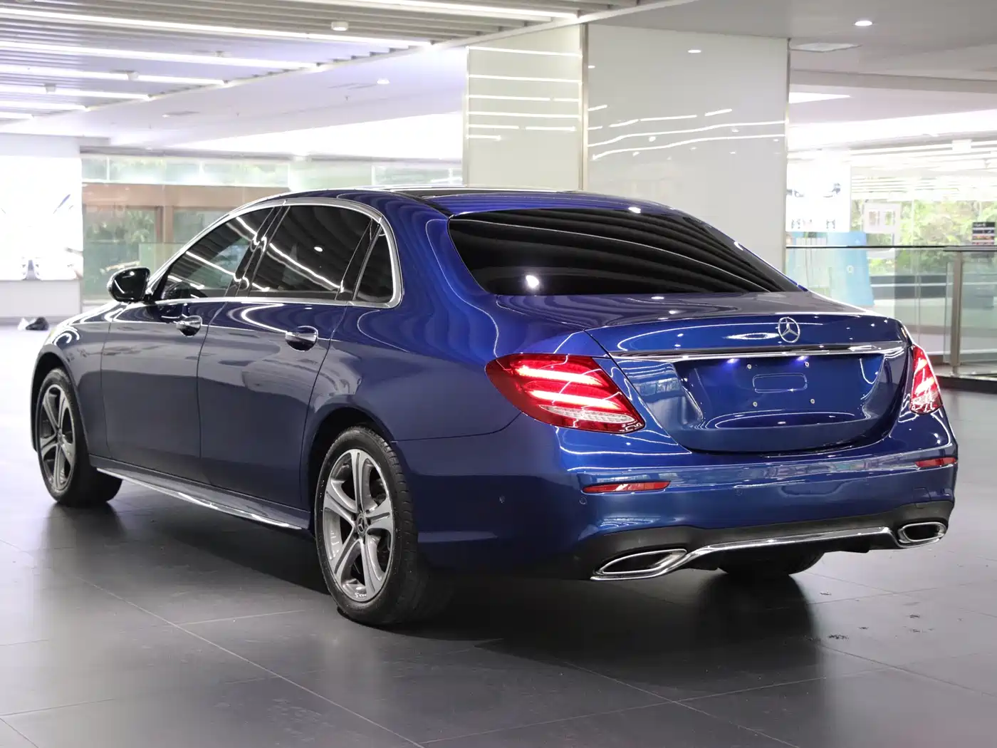 Mercedes-Benz E-Class 2020 Model E 260 L Sport фото 6