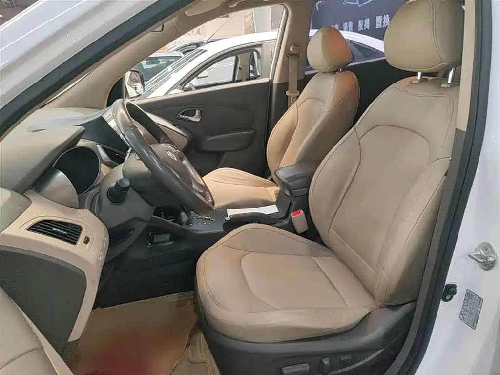 Hyundai Beijing Hyundai ix35 2015 2.0L Automatic 2WD Smart Type China IV фото 15