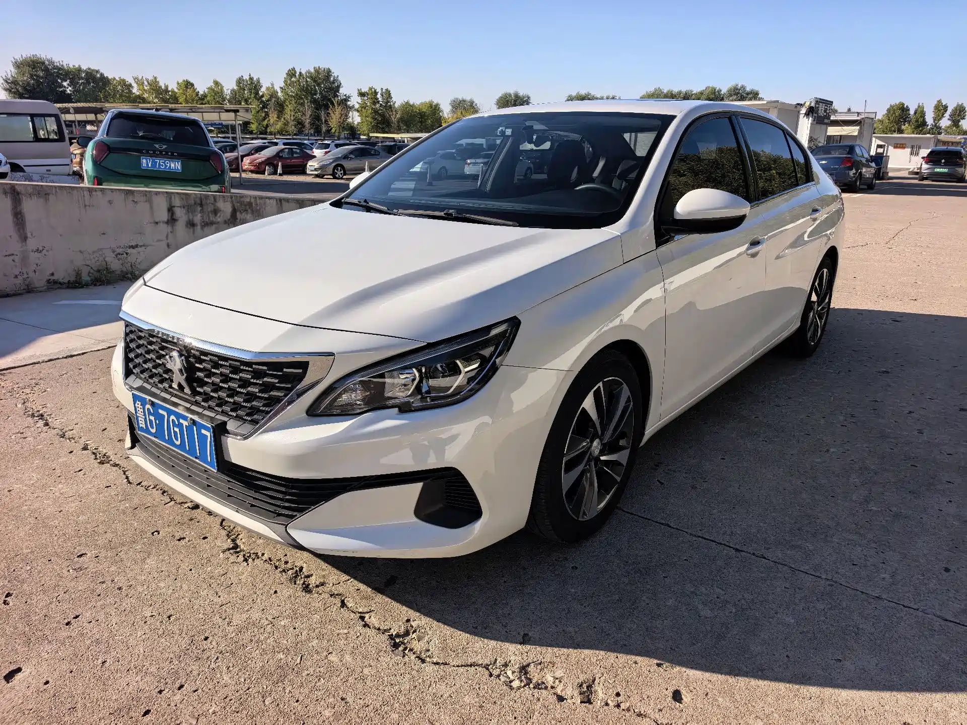 Photo 1 - Peugeot 408