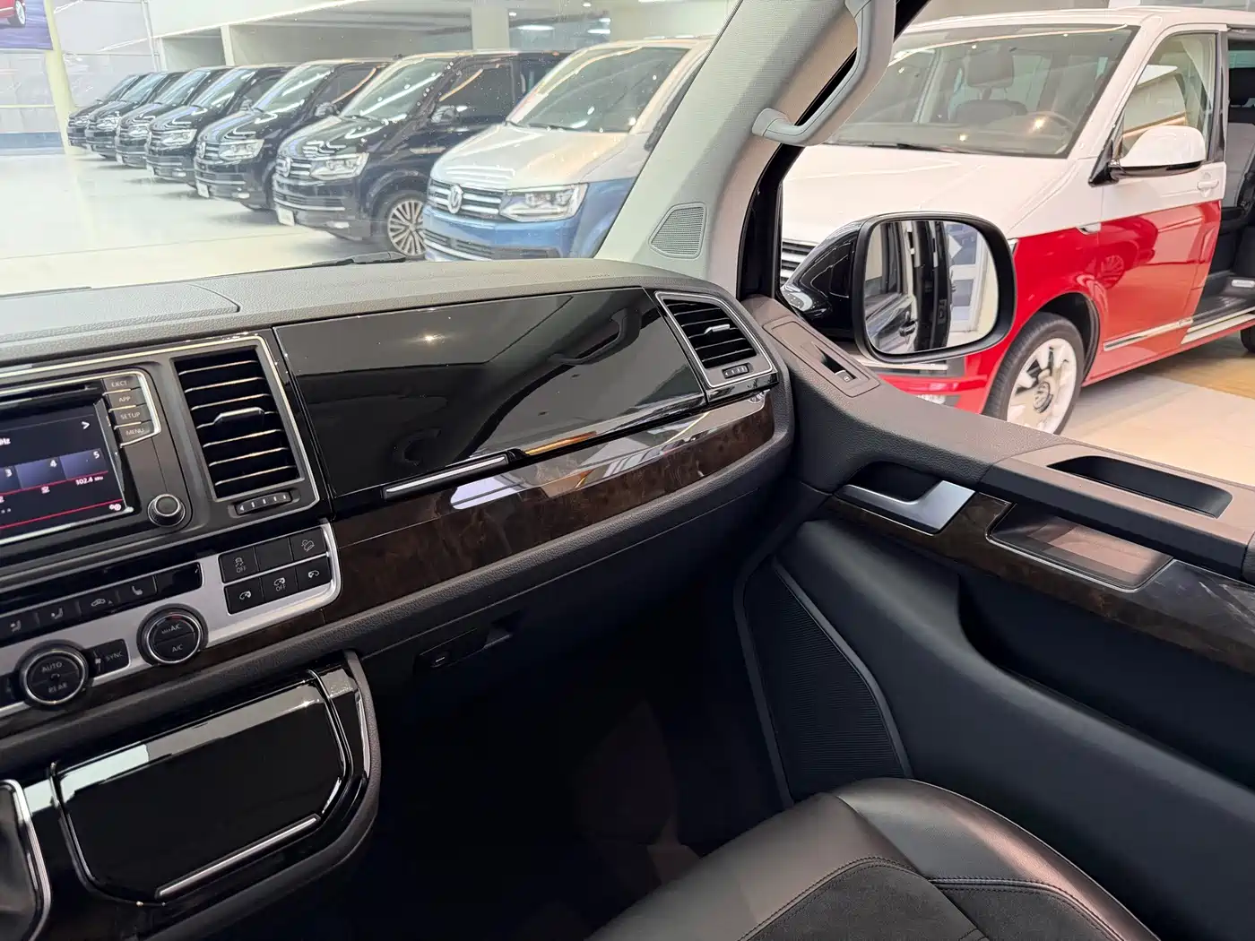 Volkswagen Multivan 2019 2017 70 Years of the Bulli Special Edition