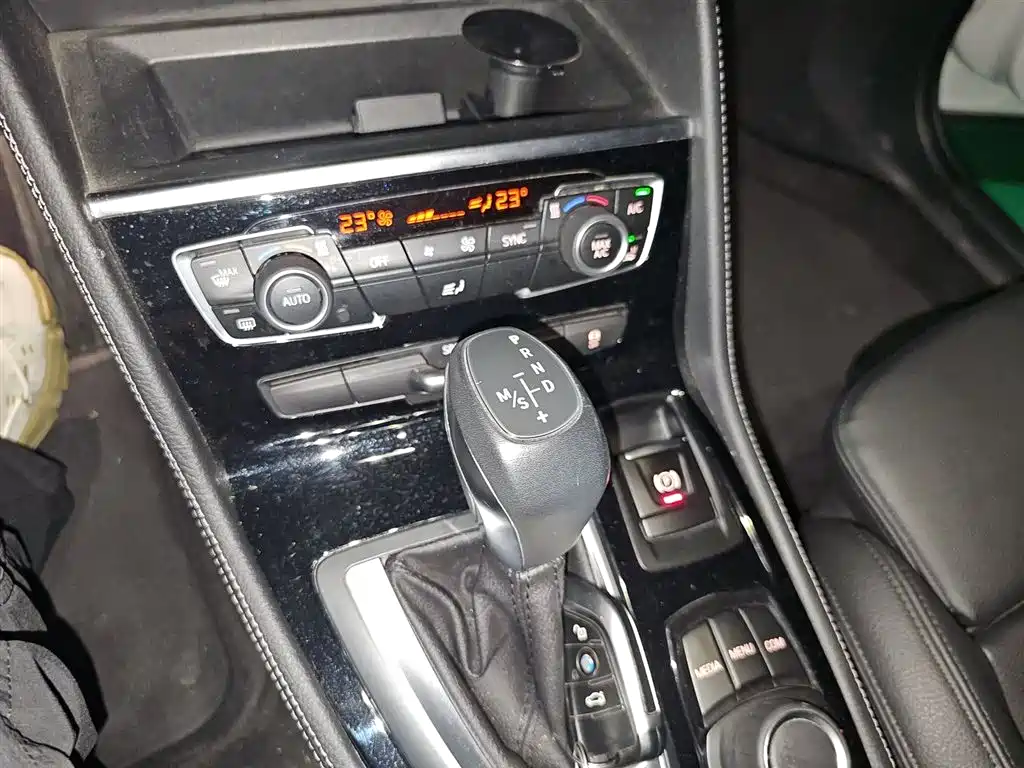 BMW 2 Series Gran Tourer 2015 218i Sport Design Package фото 10