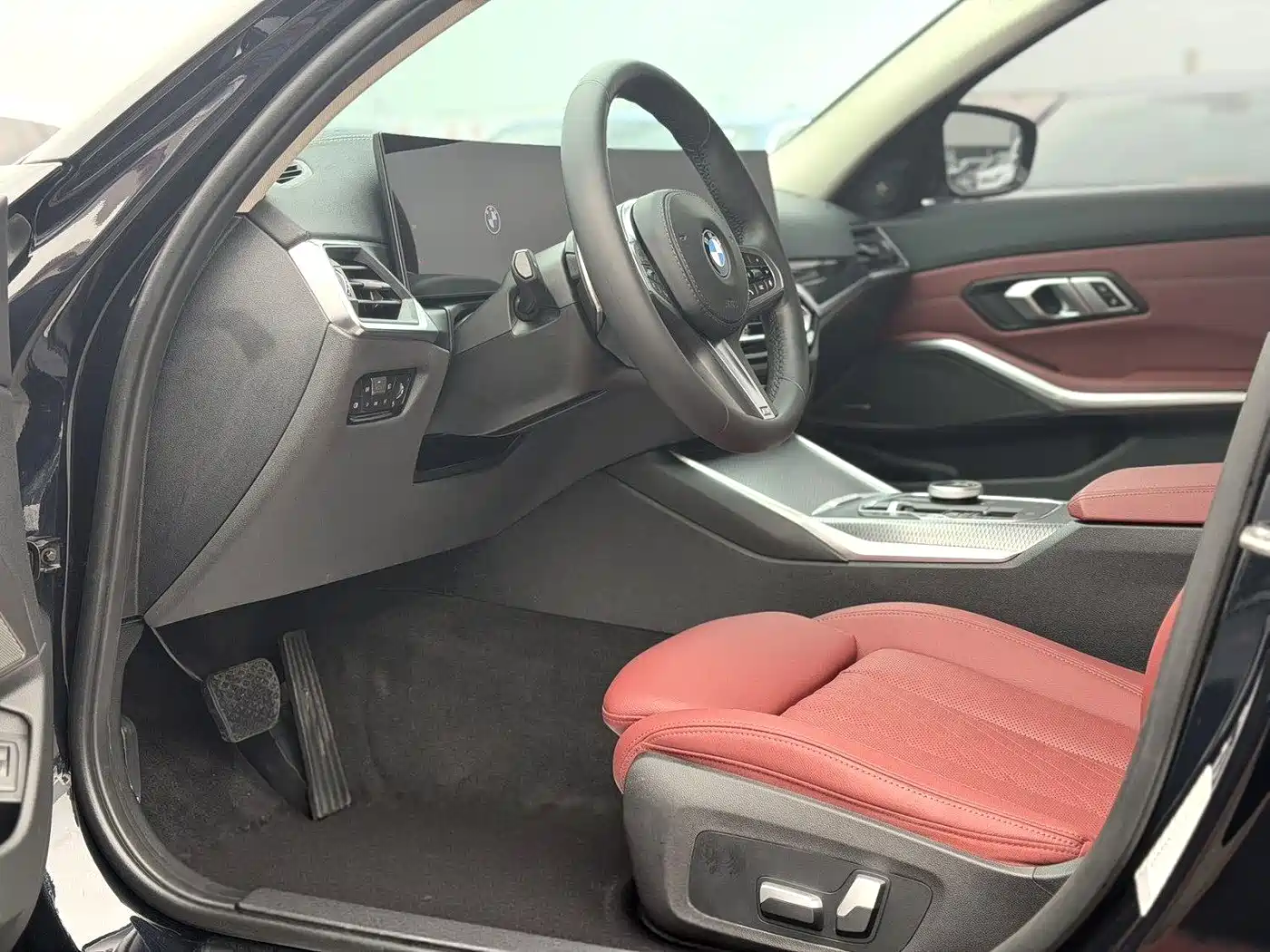 BMW 3 Series 2023 325Li M Sport Black Night Package фото 4