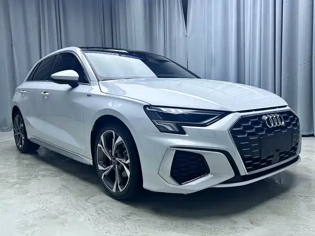 Audi A3 2022 Sportback 35 TFSI Luxury Sport — фото 3