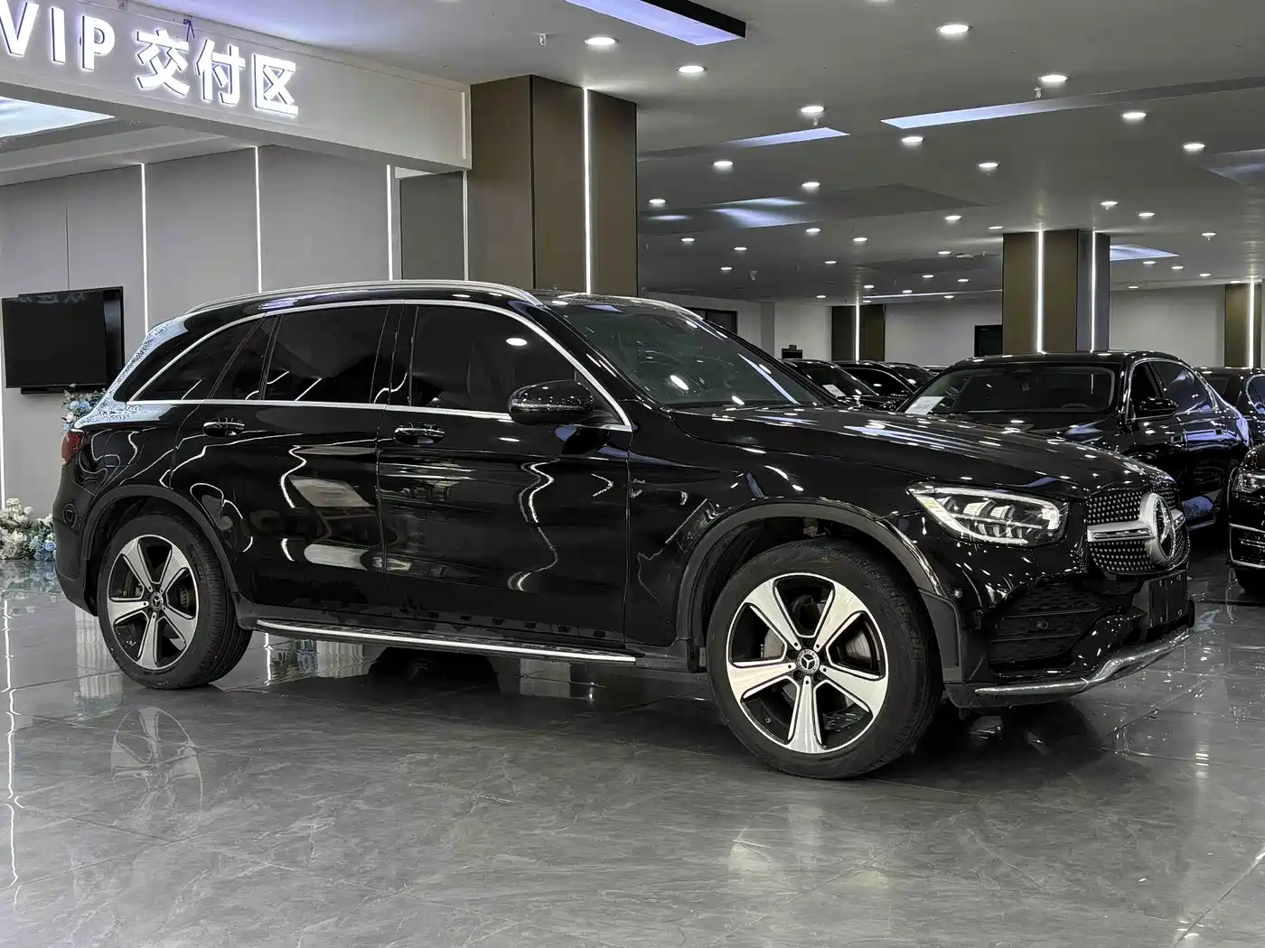 Mercedes-Benz GLC 2022 Facelift GLC 300 L 4MATIC Dynamic Collector's Edition фото 3